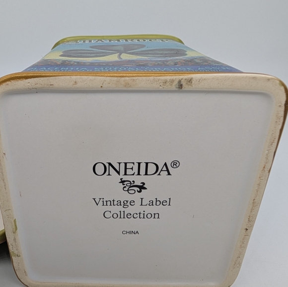 Oneida Shamrock Ceramic Canister With Lid - Picture 5 of 6